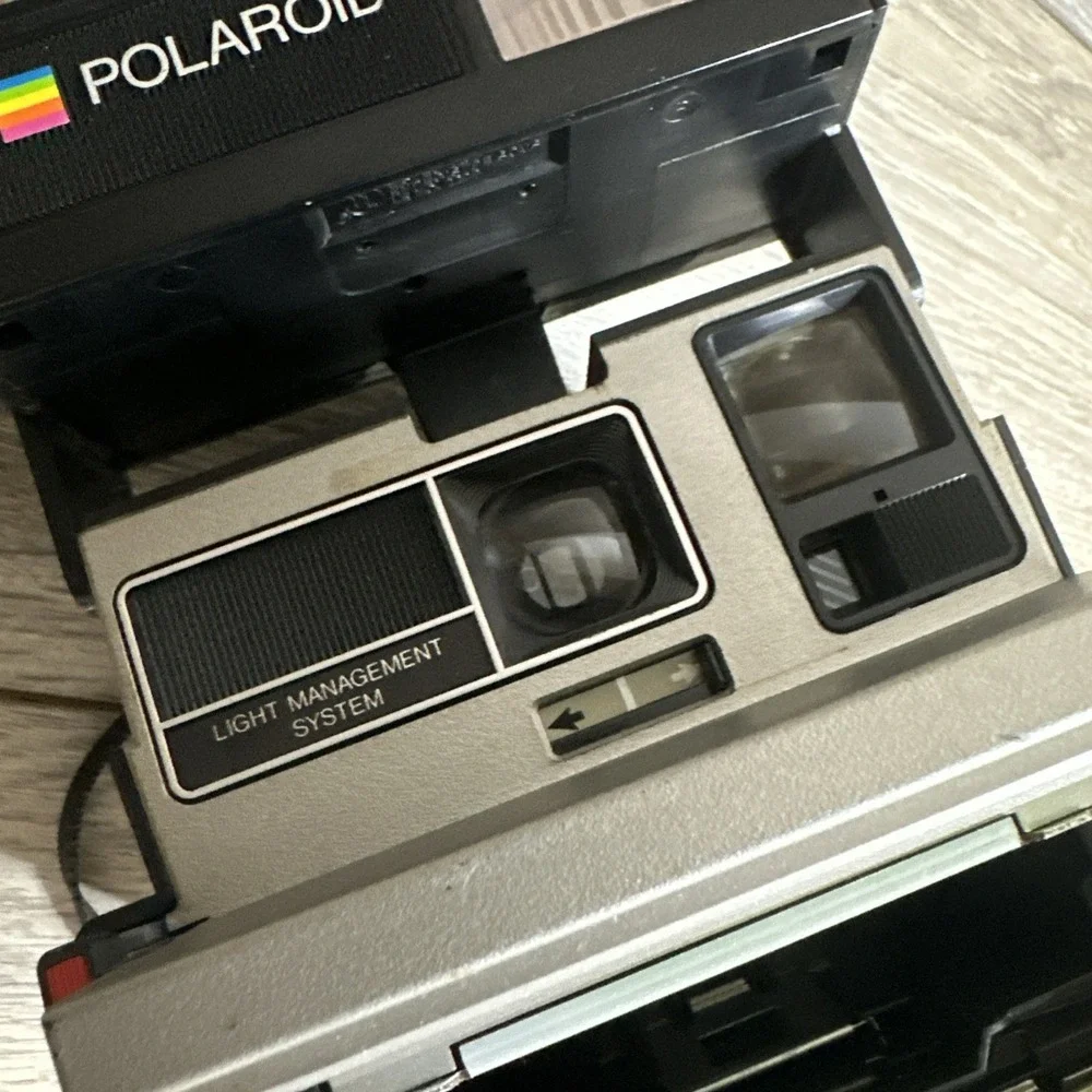 Polaroid Sun 600 LMS Instant Film Camera Light Management System‎ VIntage